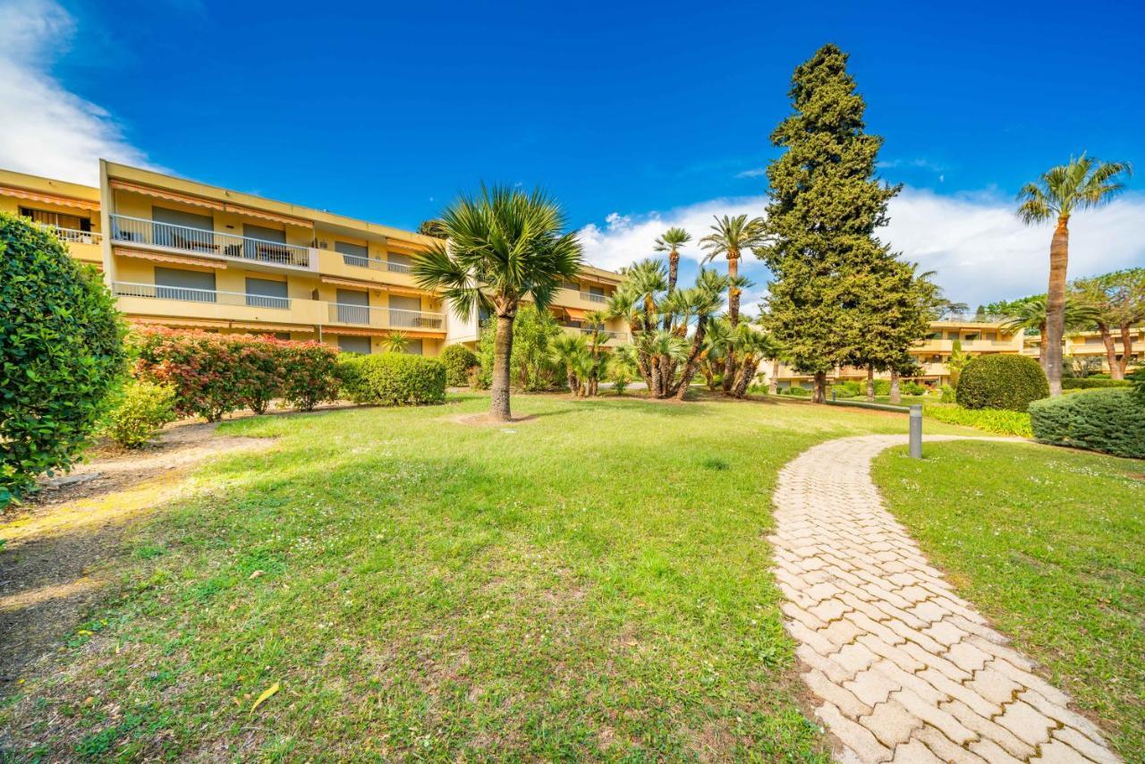 Spacious Apartment At A 5 Min Walk From The Beach Antibes Kültér fotó