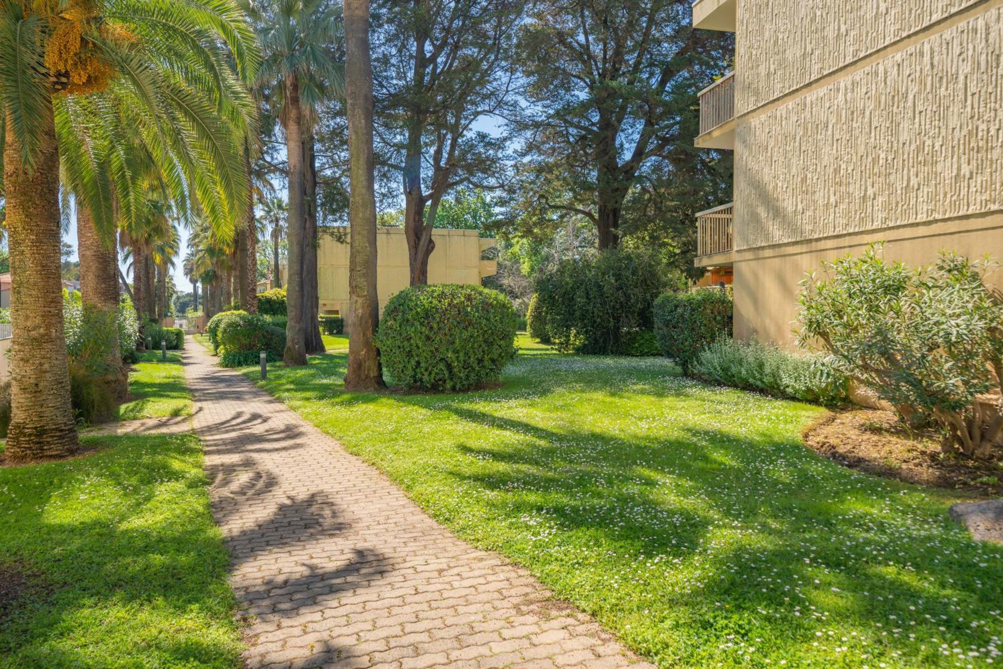Spacious Apartment At A 5 Min Walk From The Beach Antibes Kültér fotó