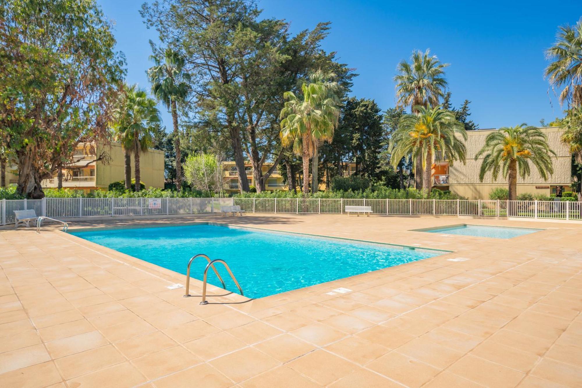 Spacious Apartment At A 5 Min Walk From The Beach Antibes Kültér fotó