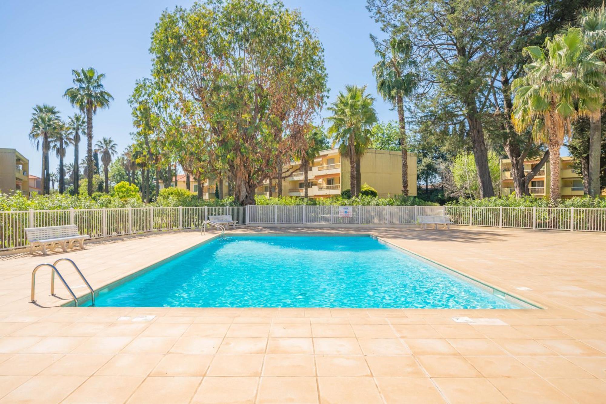 Spacious Apartment At A 5 Min Walk From The Beach Antibes Kültér fotó